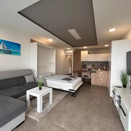 Feher Hullam Apartament