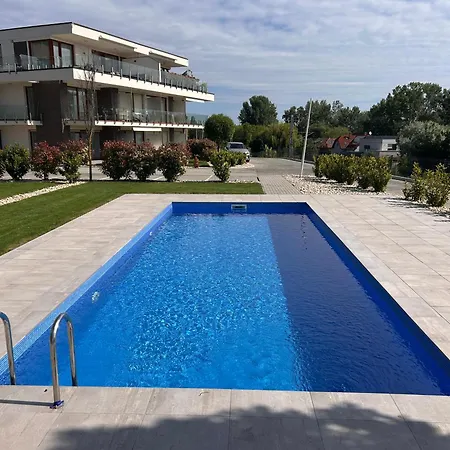 Feher Hullam Apartament